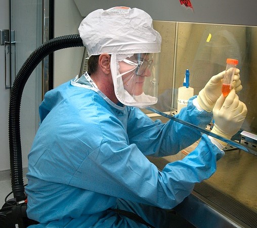 microbiologist microbiologist